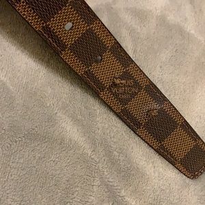 Women’s belt. Louis Damier Ebene.